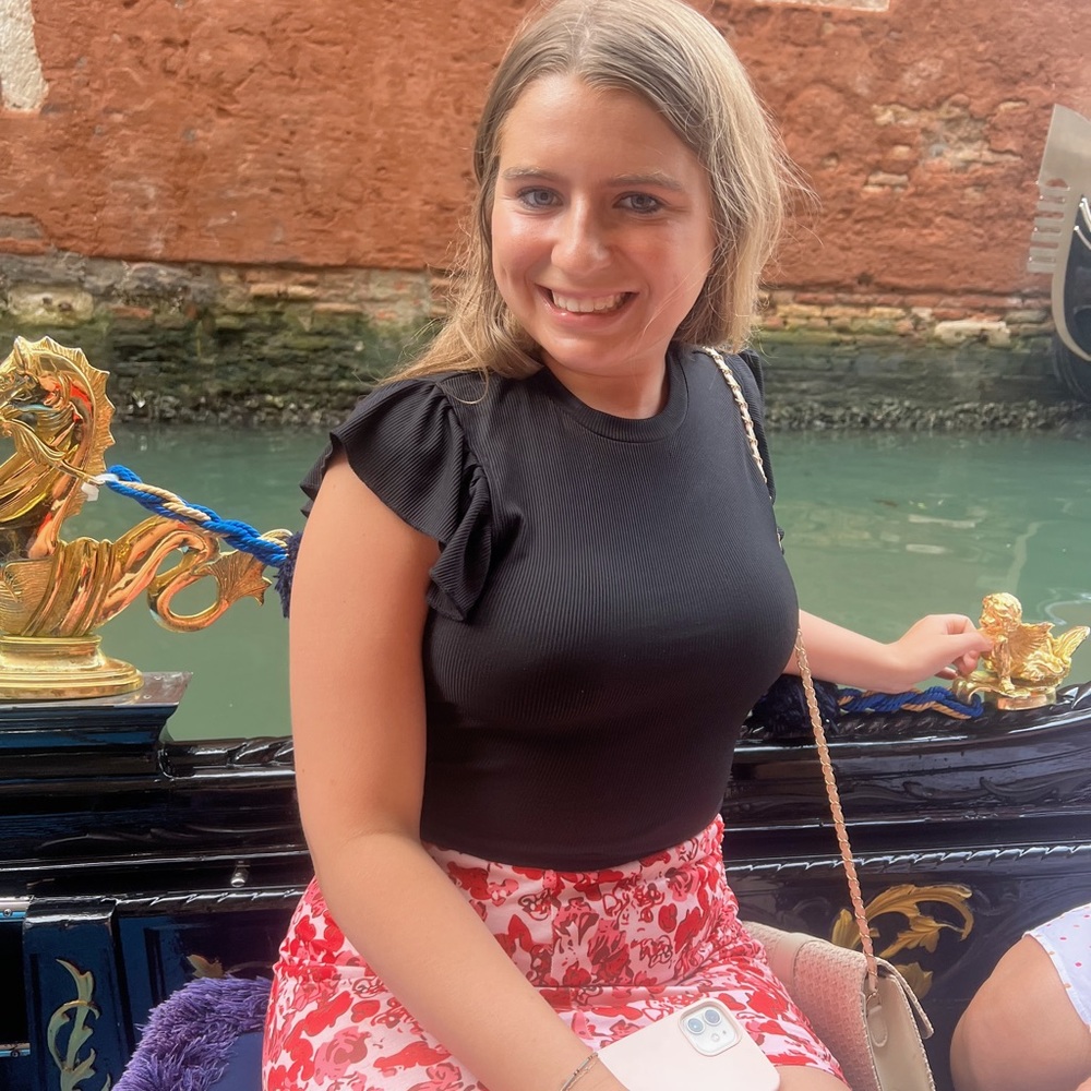 Meet your Posher, Mollie